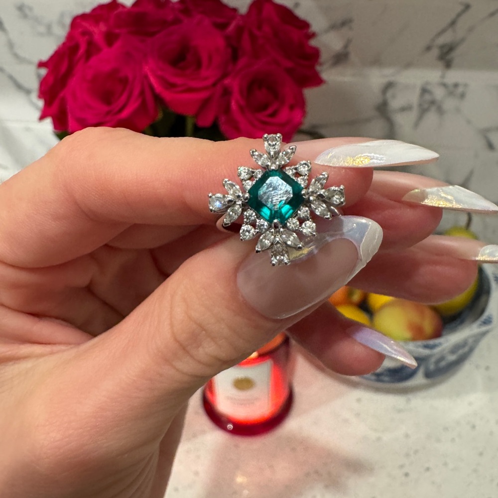 Swarovski Elegant Silver and Green Gemstone Ring